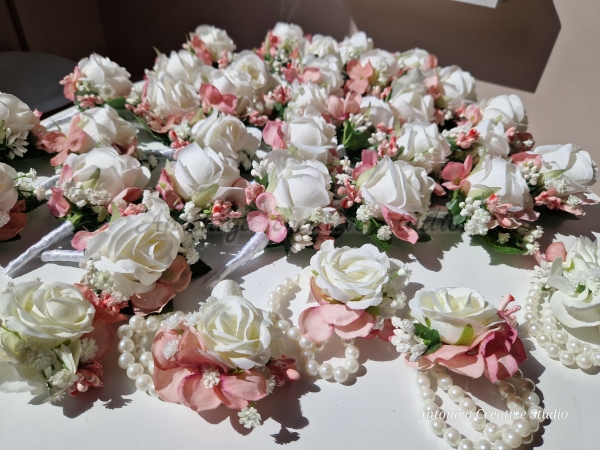 Луксозна перлена гривна в розово и бяло